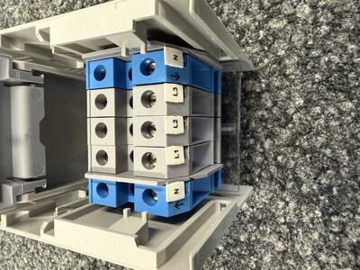 Eigenbedarfsleiste 63A mit Klemmenabgang L1/L2/L3/N + N geschaltet